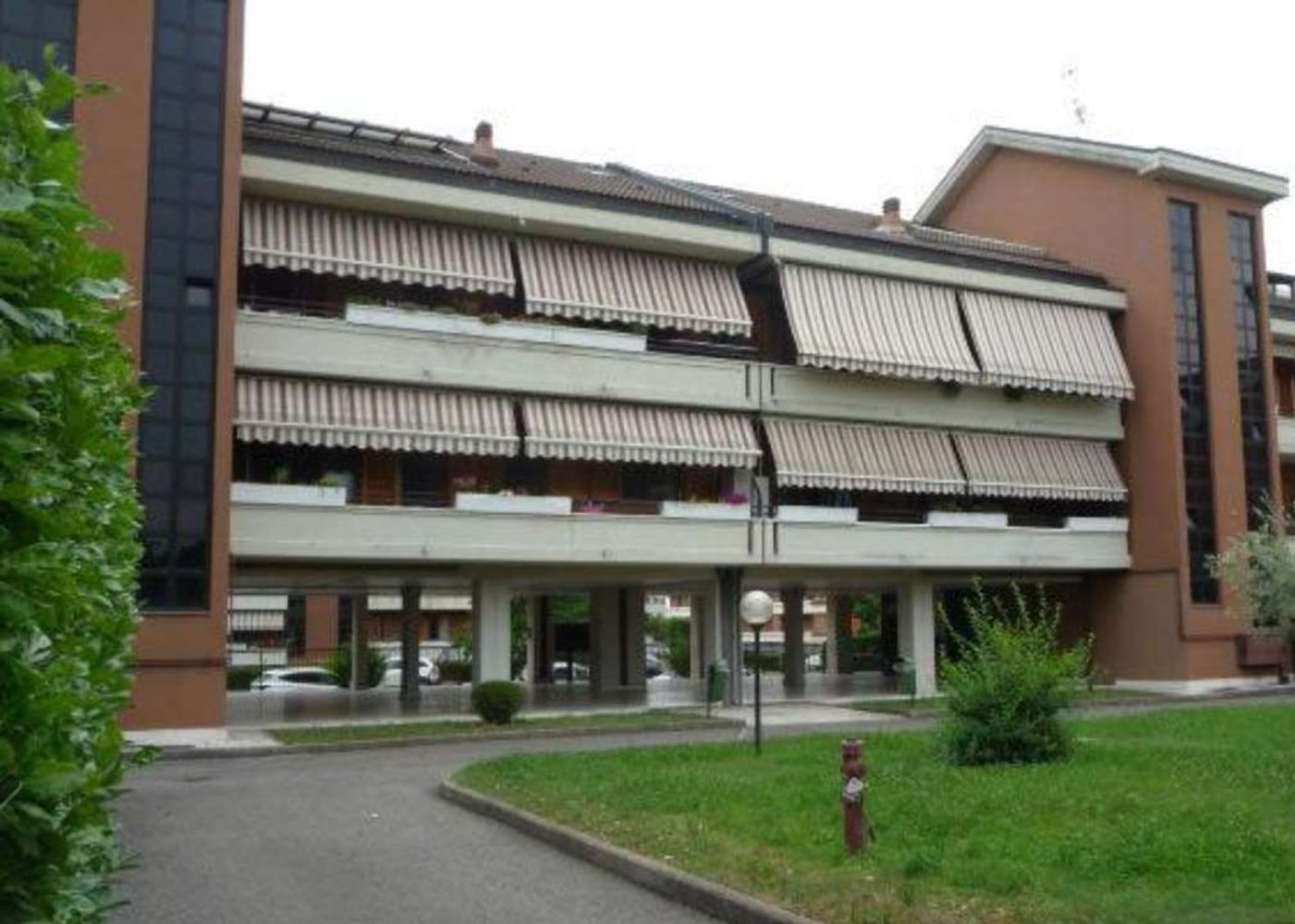 3 rooms Apartment in Magenta, Italy No. 226878