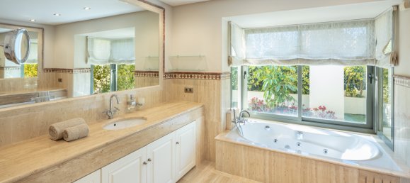 5 Schlafzimmer Villa in Benahavis, Spain, Nr. 2996 21