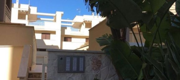 4-salle Appartement à Brindisi, Italy No. 259735 4