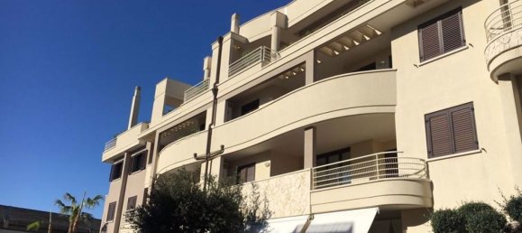 4-salle Appartement à Brindisi, Italy No. 259735 2