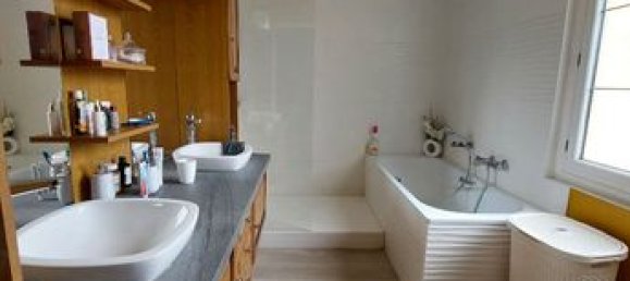 4 Schlafzimmer Haus in Bolbec, France, Nr. 359913 12