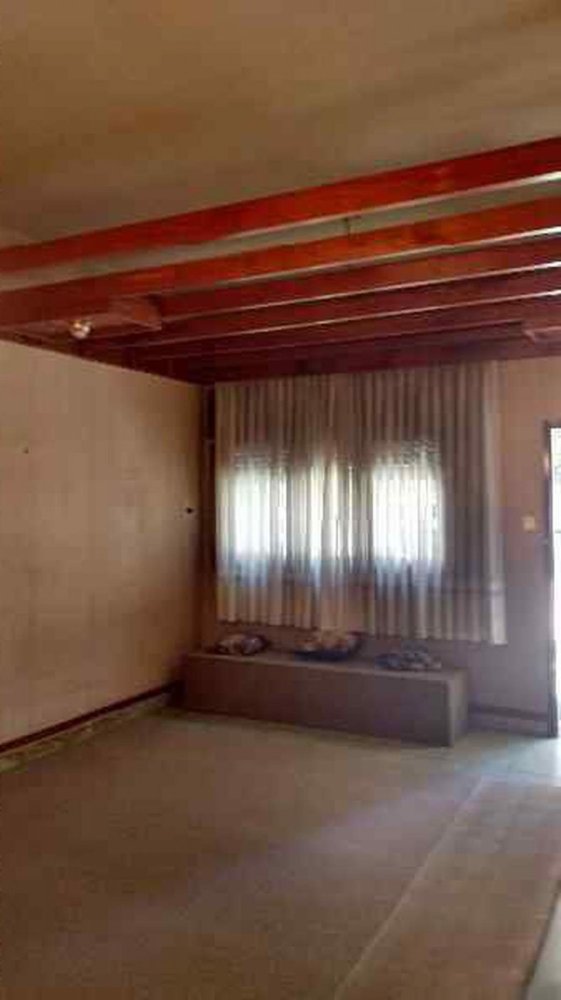 3 bedrooms House in Cordoba, Argentina No. 12164