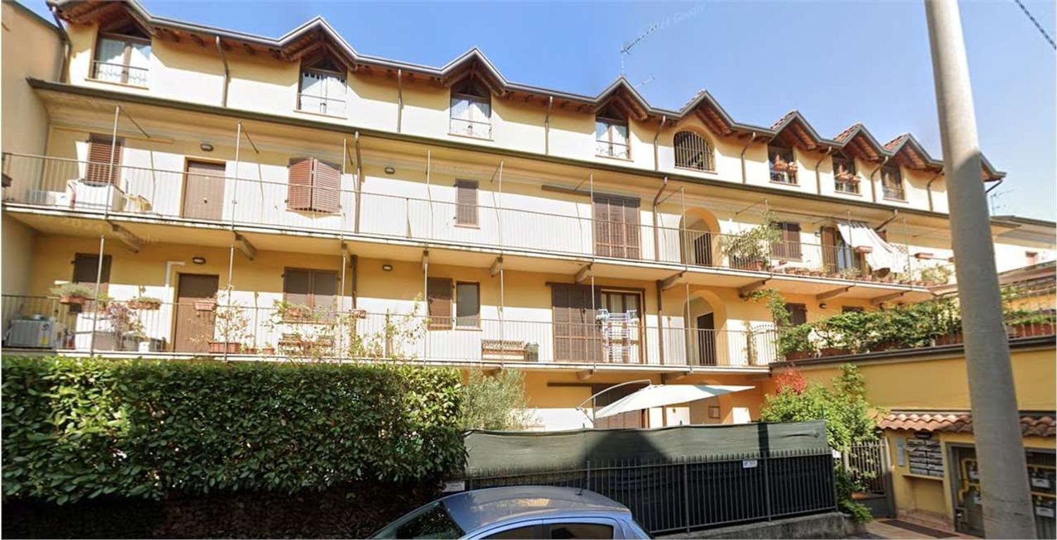 5 غرف نوم شقة في Limbiate, Italy رقم 383960