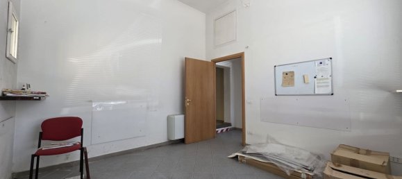 5 rooms Apartment in Florence, Italy No. 301694 2