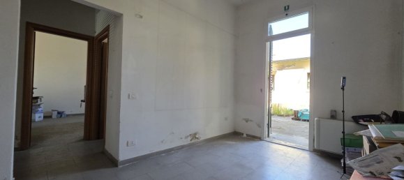 5 rooms Apartment in Florence, Italy No. 301694 5