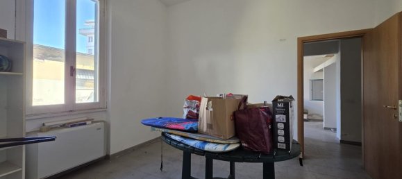 5 rooms Apartment in Florence, Italy No. 301694 8