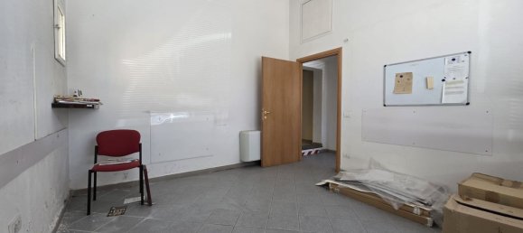 5 rooms Apartment in Florence, Italy No. 301694 9