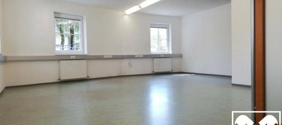 Oficina de 2 habitaciónes en Strasswalchen, Austria No. 182513 4