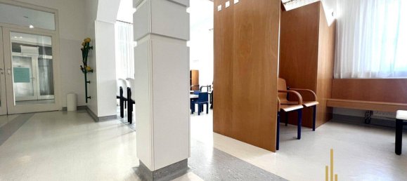 90m² Office in Stockerau, Austria No. 33543 4