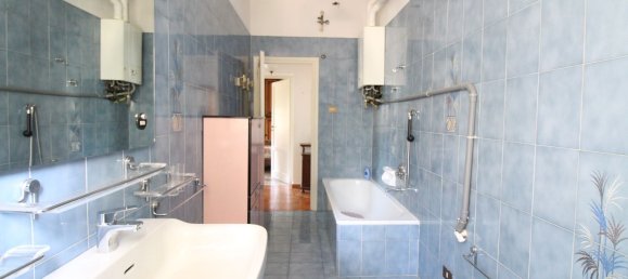 4 bedrooms Apartment in Florence, Italy No. 375885 22