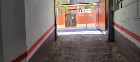 19m² Garage in Zaragoza, Spain No. 65354 3