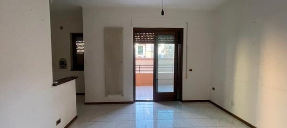 4 rooms Apartment in Trani, Italy No. 260443 3