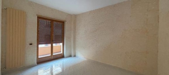 4 rooms Apartment in Trani, Italy No. 260443 4
