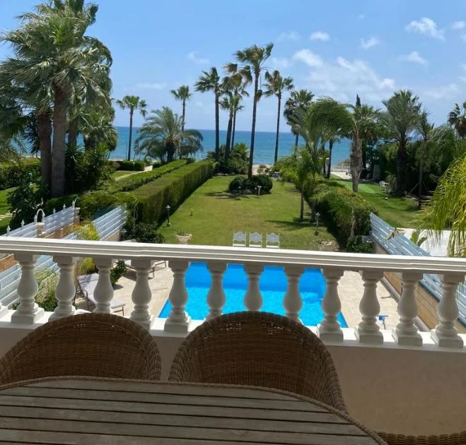 4 bedrooms Villa in Pervolia, Cyprus No. 4409