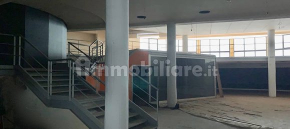 Gewerbliche Immobilie in Monza, Italy 1924m², Nr. 311139 8