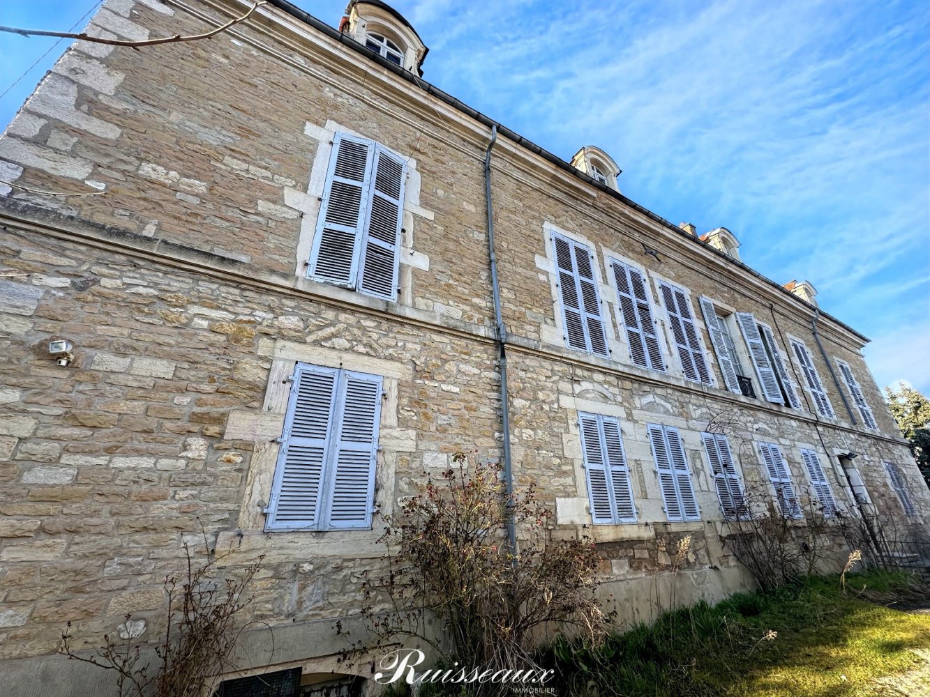 20 rooms Building in Genlis, France No. 195439