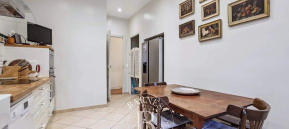 4 bedrooms Apartment in Paris, France No. 140121 7