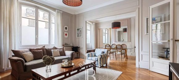 4 bedrooms Apartment in Paris, France No. 140121 3