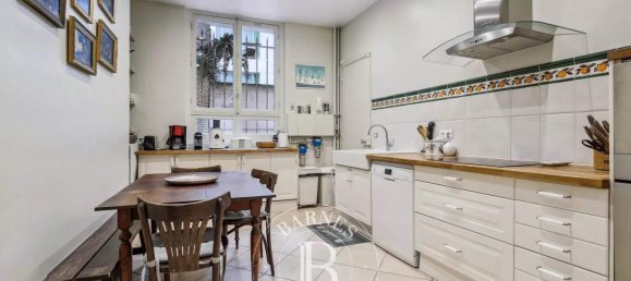 4 bedrooms Apartment in Paris, France No. 140121 6