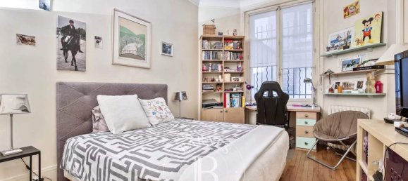 4 bedrooms Apartment in Paris, France No. 140121 13