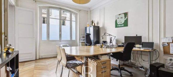 4 bedrooms Apartment in Paris, France No. 140121 5