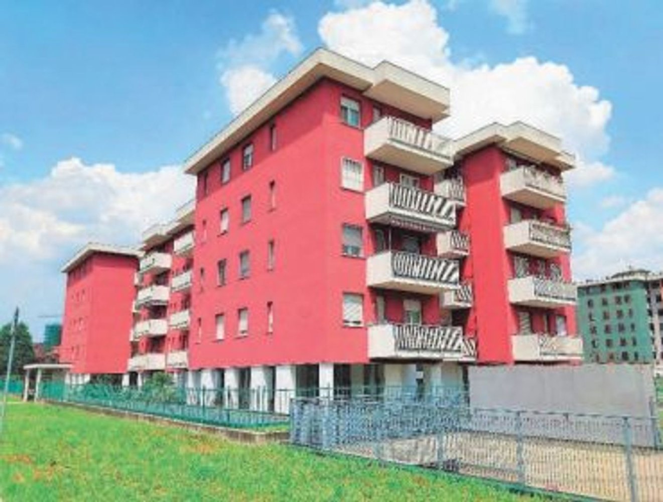 Apartamento de 3 divisões em Garbagnate Milanese, Italy N.º 6880