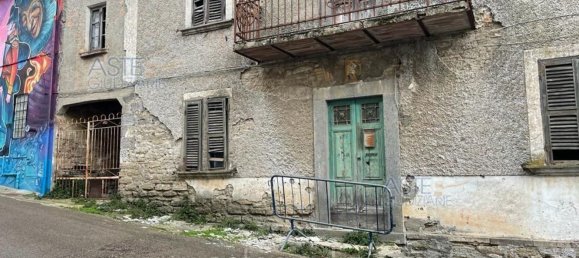 11 rooms House in Viterbo, Italy No. 32214 12