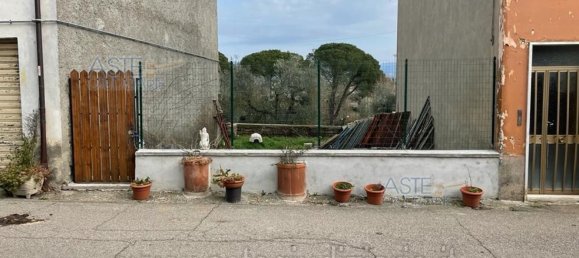 11 rooms House in Viterbo, Italy No. 32214 11