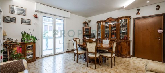 4 rooms Apartment in Carpi, Italy No. 259763 5