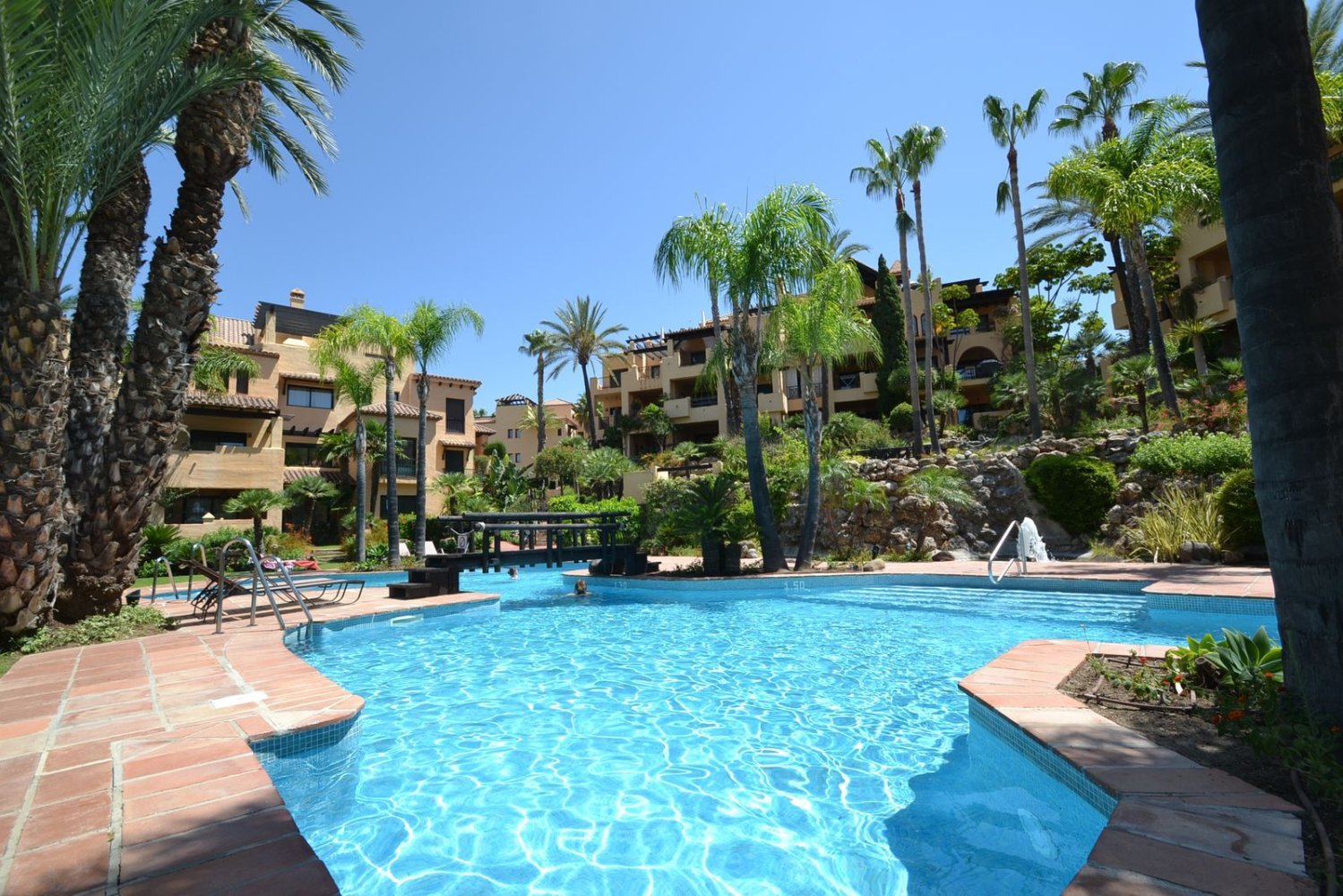 3 bedrooms Penthouse in Estepona, Spain No. 35379