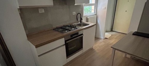 3 rooms Apartment in Bologna, Italy No. 283276 5