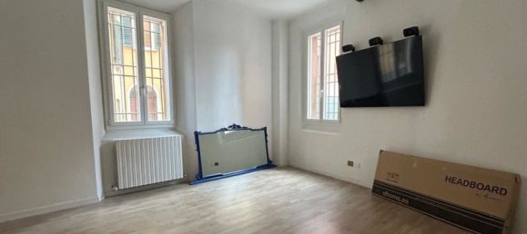 3 rooms Apartment in Bologna, Italy No. 283276 6