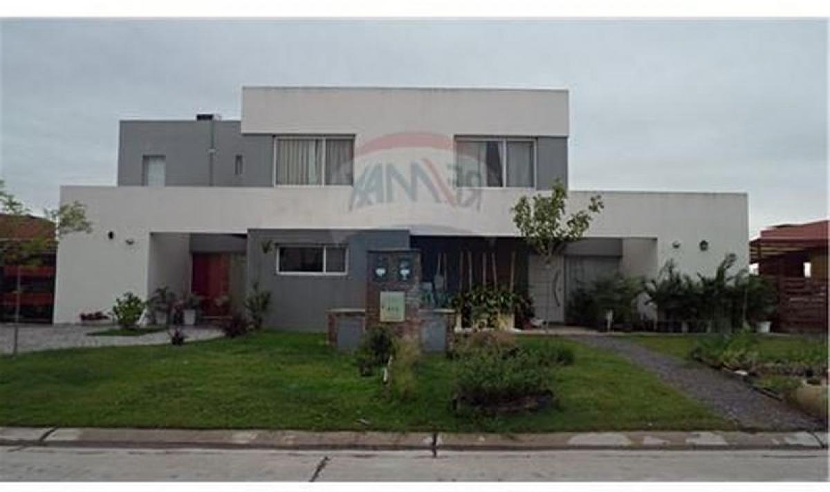 2 bedrooms House in Tigre, Argentina No. 63073