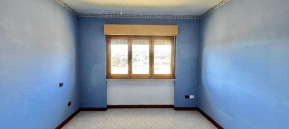 4 Schlafzimmer Wohnung in Avezzano, Italy, Nr. 345292 8