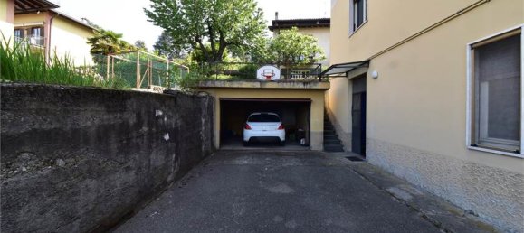 10-Zimmer Villa in Capiago Intimiano, Italy, Nr. 378790 3