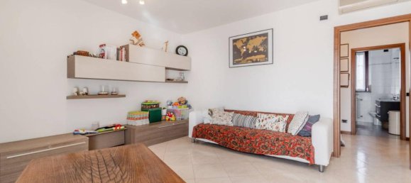 3 rooms Apartment in Dresano, Italy No. 37681 4