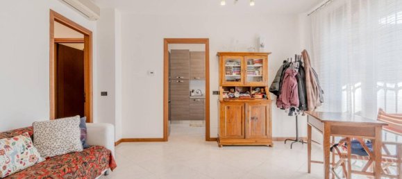 3 rooms Apartment in Dresano, Italy No. 37681 5