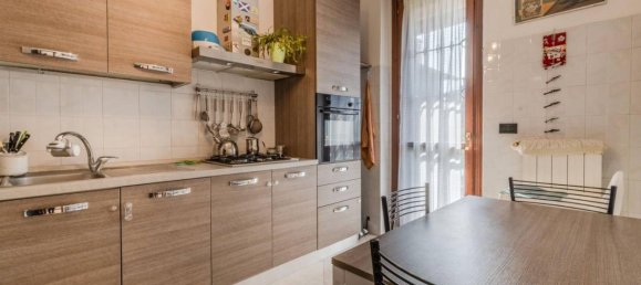 3 rooms Apartment in Dresano, Italy No. 37681 6