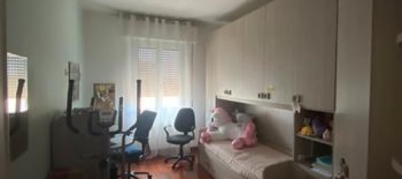 6 rooms Apartment in Perugia, Italy No. 279775 2