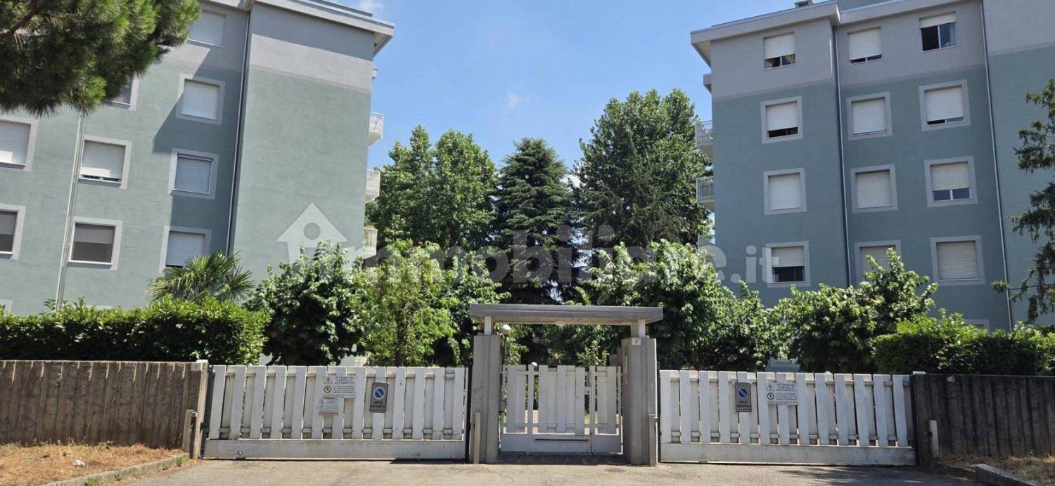 1 bedroom Apartment in Rho, Italy No. 337501