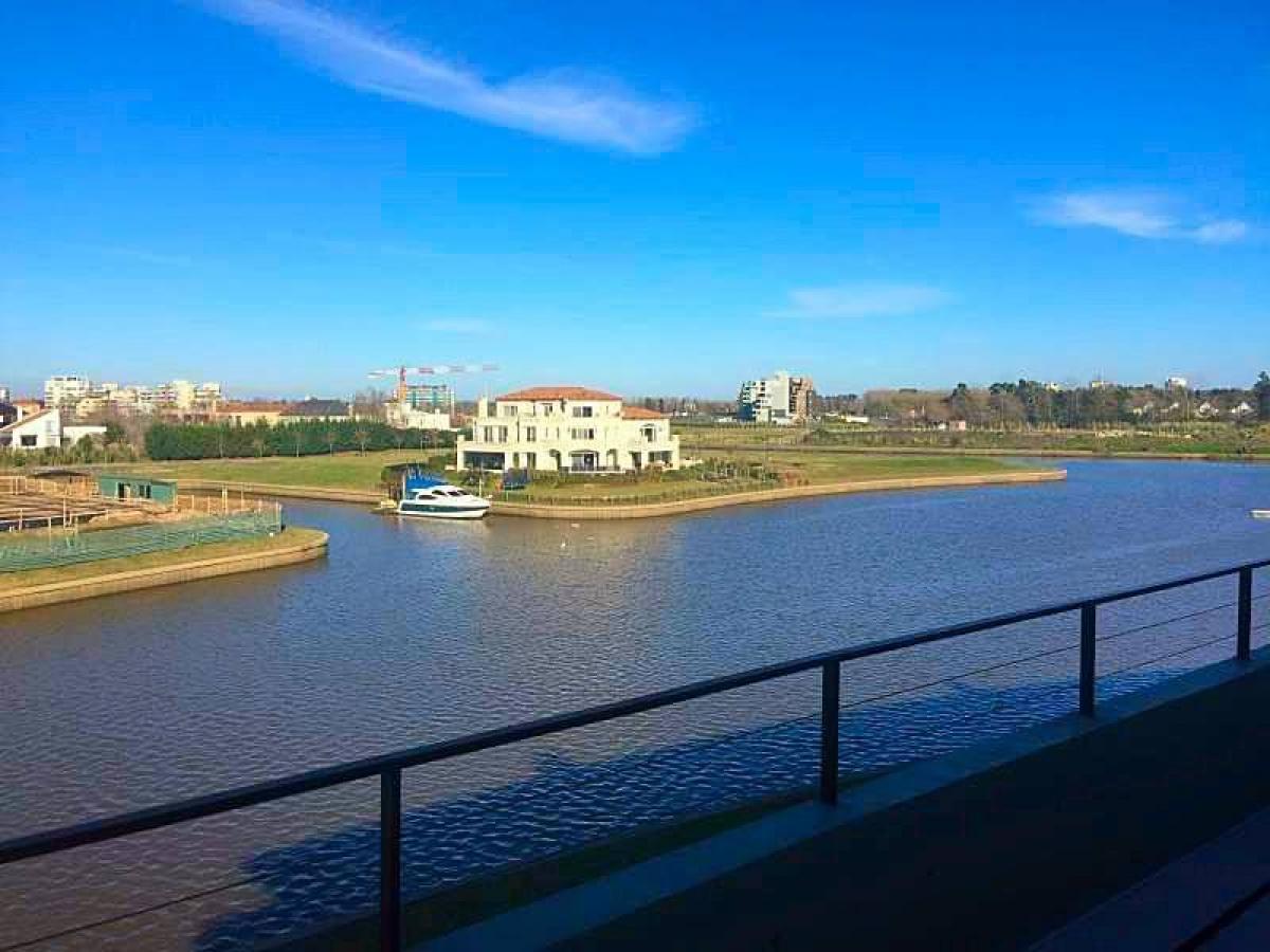Apartamento de 2 dormitorios en Tigre, Argentina No. 1923