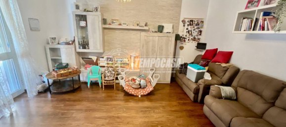 2 bedrooms Apartment in Pescara, Italy No. 339719 3