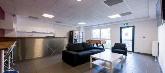 Studio in Reims, France No. 80980 5