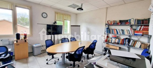 534m² Office in Forlì, Italy No. 317466 4