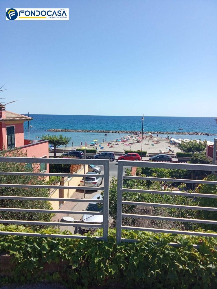 2 chambres Appartement à Santo Stefano al Mare, Italy No. 330189