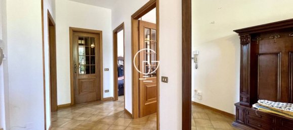 3 Schlafzimmer Villa in Brescia, Italy, Nr. 303519 6