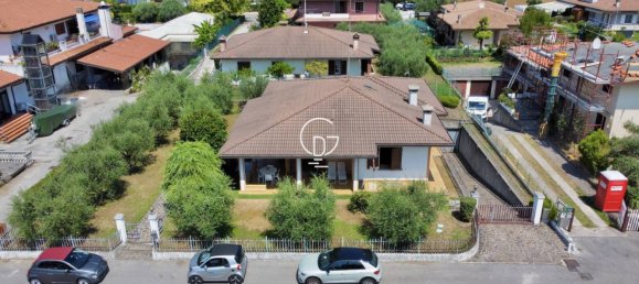 3 Schlafzimmer Villa in Brescia, Italy, Nr. 303519 3