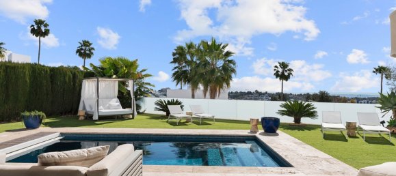 5 غرف نوم فيلا في Estepona, Spain رقم 115830 2