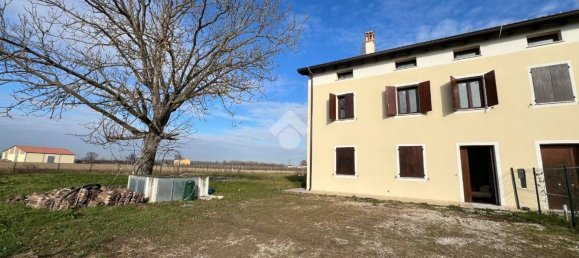 4 bedrooms House in San Felice sul Panaro, Italy No. 341248 3