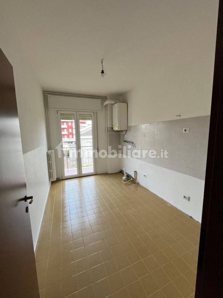 3 bedrooms Apartment in Carpi, Italy No. 383843